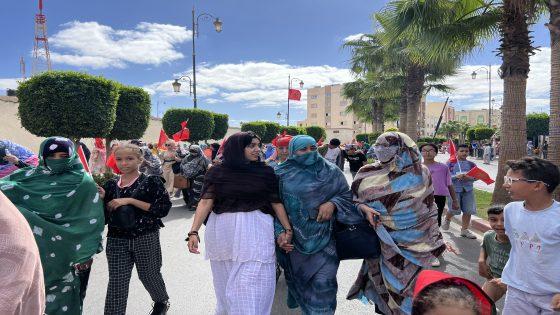 شاهد أجواء المسيرة الجماهيرة بالعيون والمنددة بالعمل الإرهابي الذي مس مدينة السمارة