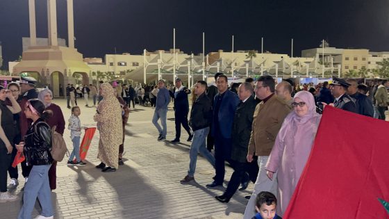 الفرحة تعم ساحة المشور بالعيون إثر فوز المنتخب الوطني على نظيره الزيمبابوي