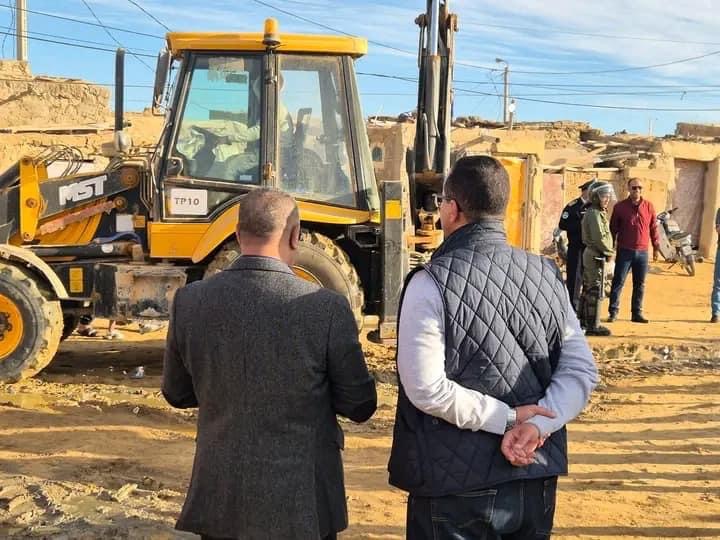 السلطات تباشر عملية هدم دور الصفيح بمخيم الربيب بالسمارة