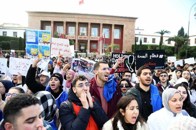 المحكمة الإبتدائية بالرباط تقضي ببراءة طلبة الطب “التجمهر والعصيان”.