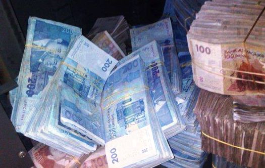 منتخبون يهرعون إلى تحويل ممتلكاتهم لأقاربهم تفادياً للمصادرة