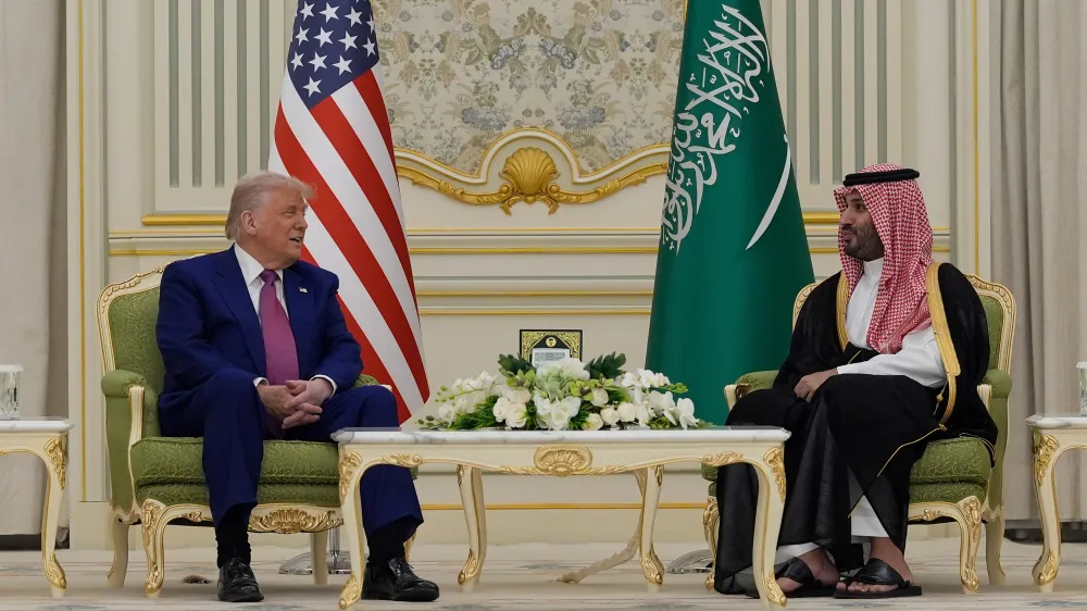 تقرير: السعودية في حالة تأهب عسكرية قصوى بعد الضربة الأمريكية في ايران