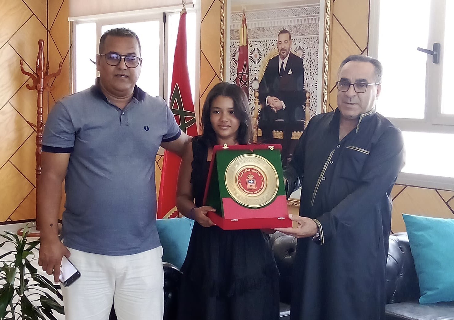 من عمق الصحراء المغربية نحو عروسة الشمال .. أباد بلاهي يدعم الطفولة ويُرسّخ روابط الجهات