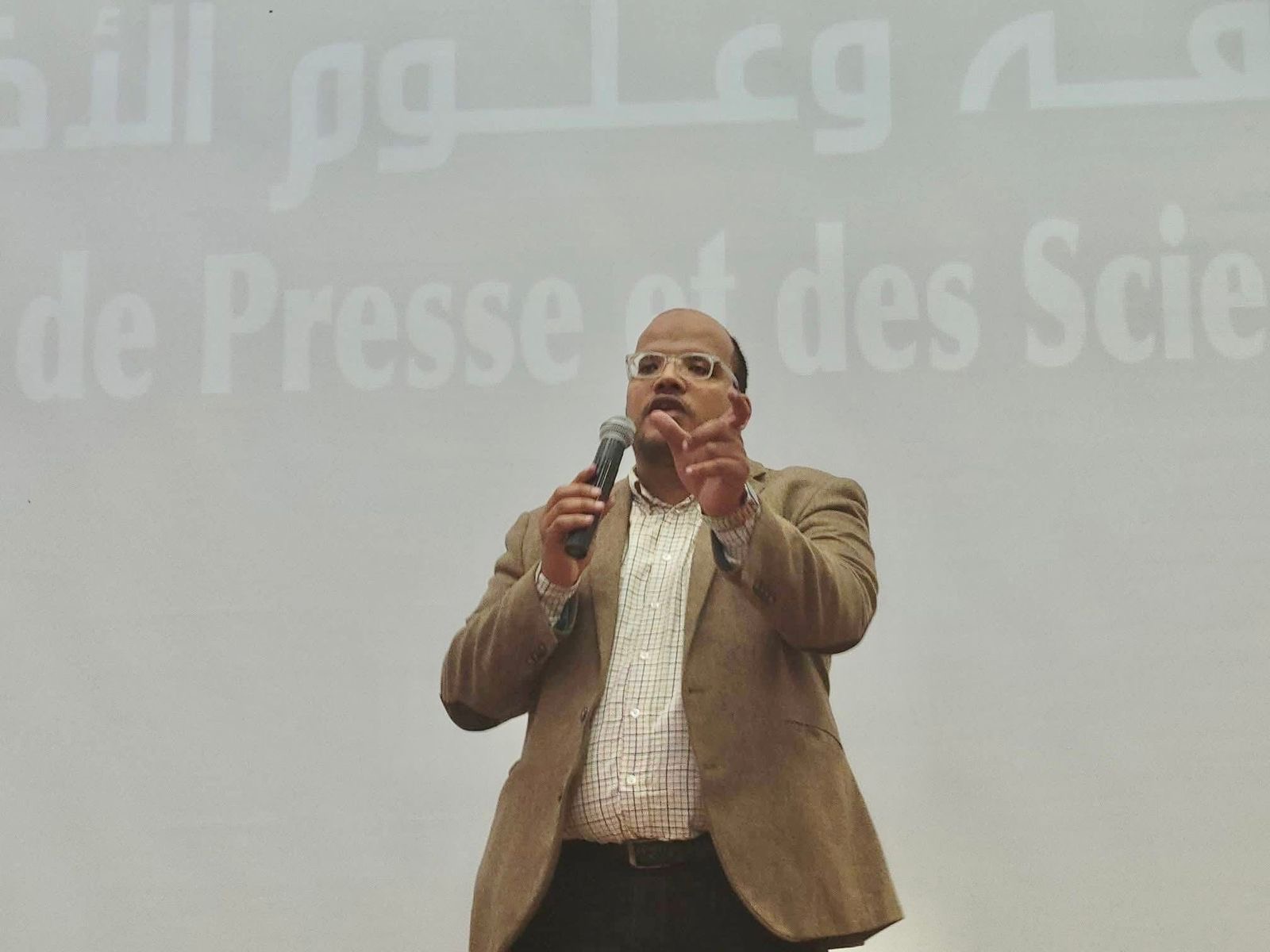 الإعلامي أباحازم تقي الله يكتب : نداء إلى أبناء وطني .. من إعلامي من قلب الصحراء المغربية هذا نداء التاريخ..