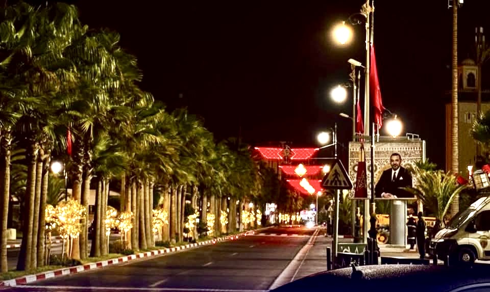 مدينة العيون .. بين الزينة الظاهرة والفراغ الخفي