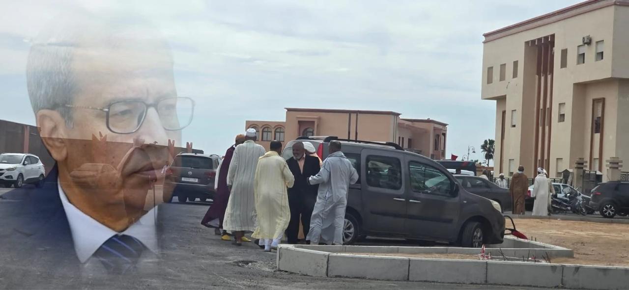 لقاء والي جهة الداخلة مع أعيان وشيوخ حي الوحدة .. رؤية جديدة و رسالة قوية ضد الإستغلال السياسي