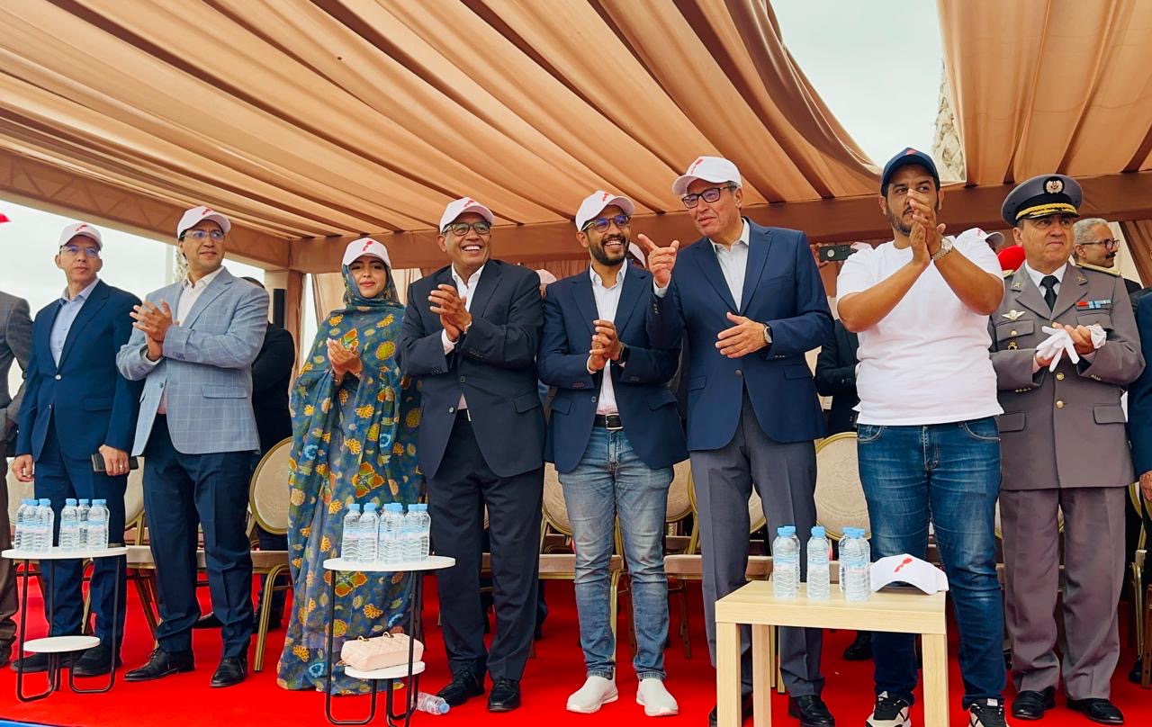 وسط حضور ثقيل لشخصيات ومشاركة كبيرة للناس .. مدينة الداخلة اليوم هزات لعلام فتنظيم المراطون