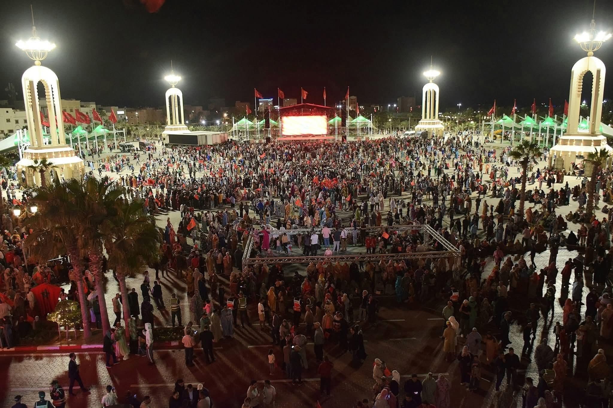 السهرة لي كانت خاصها تلمّع الصحراء، ولات درس فالفوضى .. والصحافة لي كان خصها تكون فالواجهة عطاوها قفص صغير حيث معندهاش الوجهية