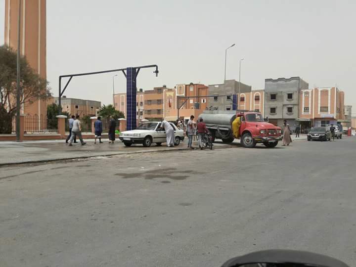 مشاكل الماء عوتاني .. عشرين تنظيم وسبعين الف إجتماع  وعشرلاف مسؤول .. ومگدوش يحلو مشكل الماء فالعيون 