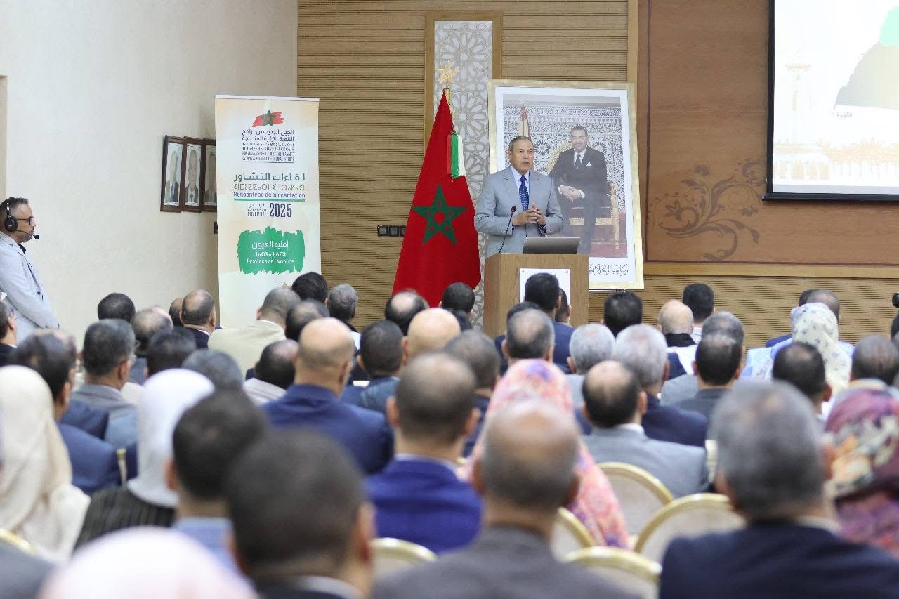 گالك اسيدي اللقاء التشاوري لي دار فالعيون تحول للقاء مغلق قصاو فيه كولشي وجمعوا فيه غير هوما بيناتهم 