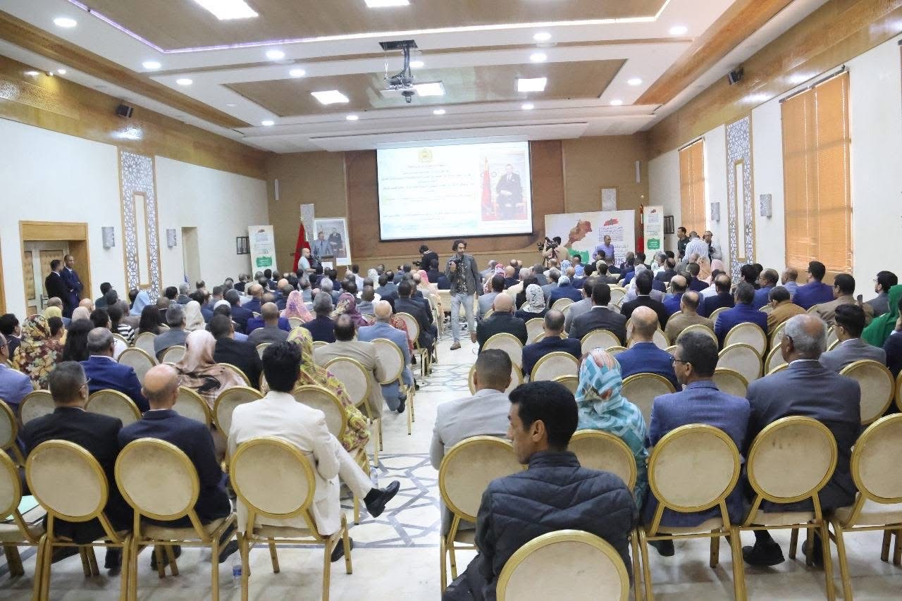 ولاية العيون والجيل الجديد من الأخطاء التواصلية … نمنعك من الحضور ولكن نصيفط لك باش تنشر !! 