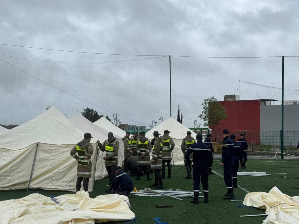 القصر الكبير .. السلطات الإقليمية تواصل عملية الإيواء لمواجهة تقلبات الطقس