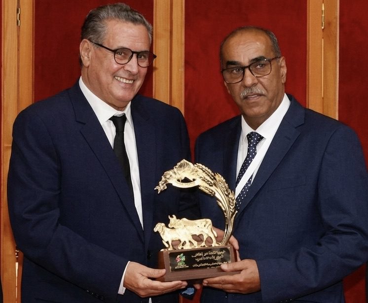 من قلب “SIAM” بمكناس .. رئيس الحكومة يتوج محمد بوبكر كأفضل مستثمر فلاحي بجهة الداخلة