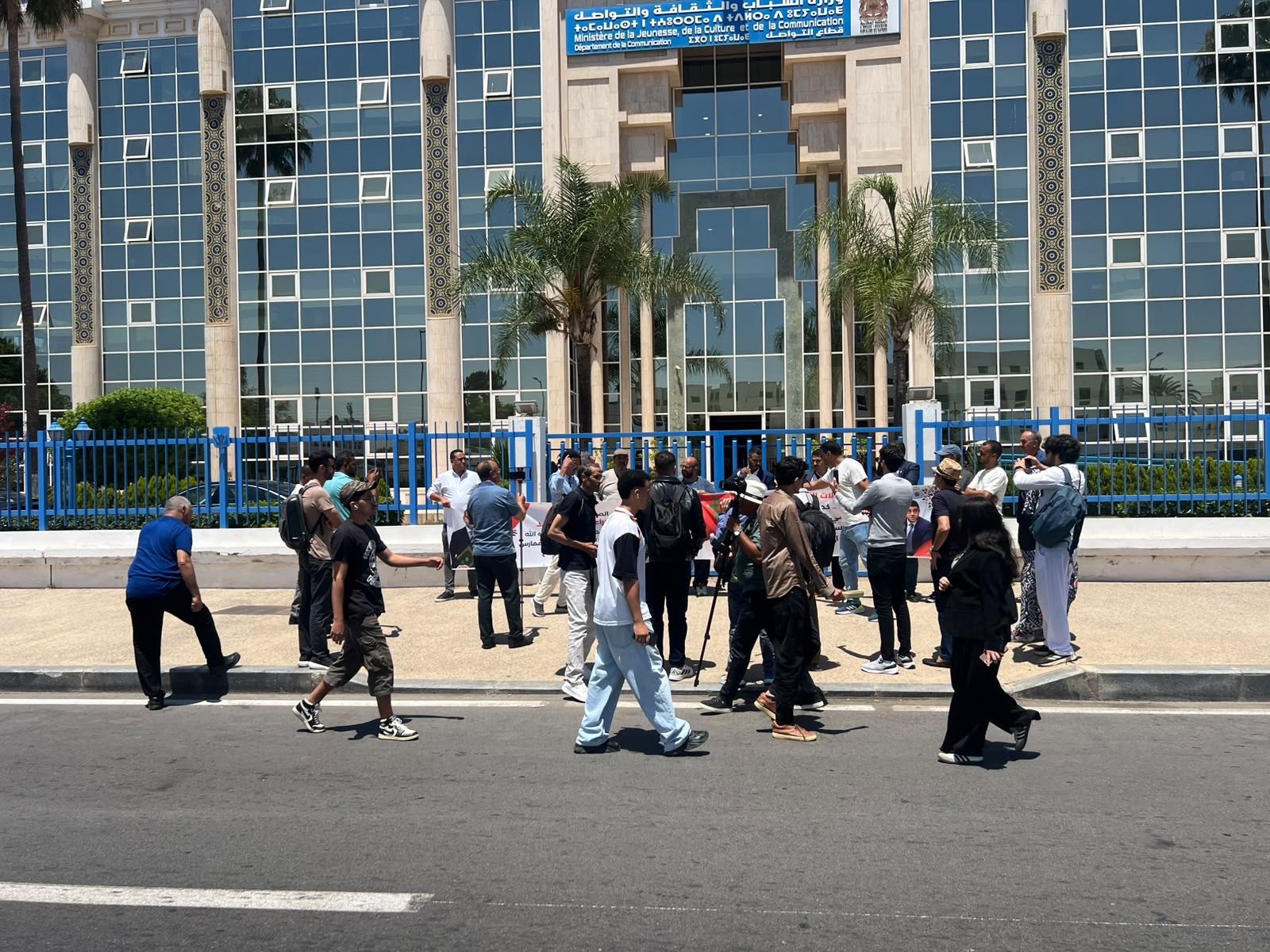 المقاولات الصحفية بالصحراء تصدر بيان شديد اللهجة … لا تراجع عن النضال حتى رفع التهميش