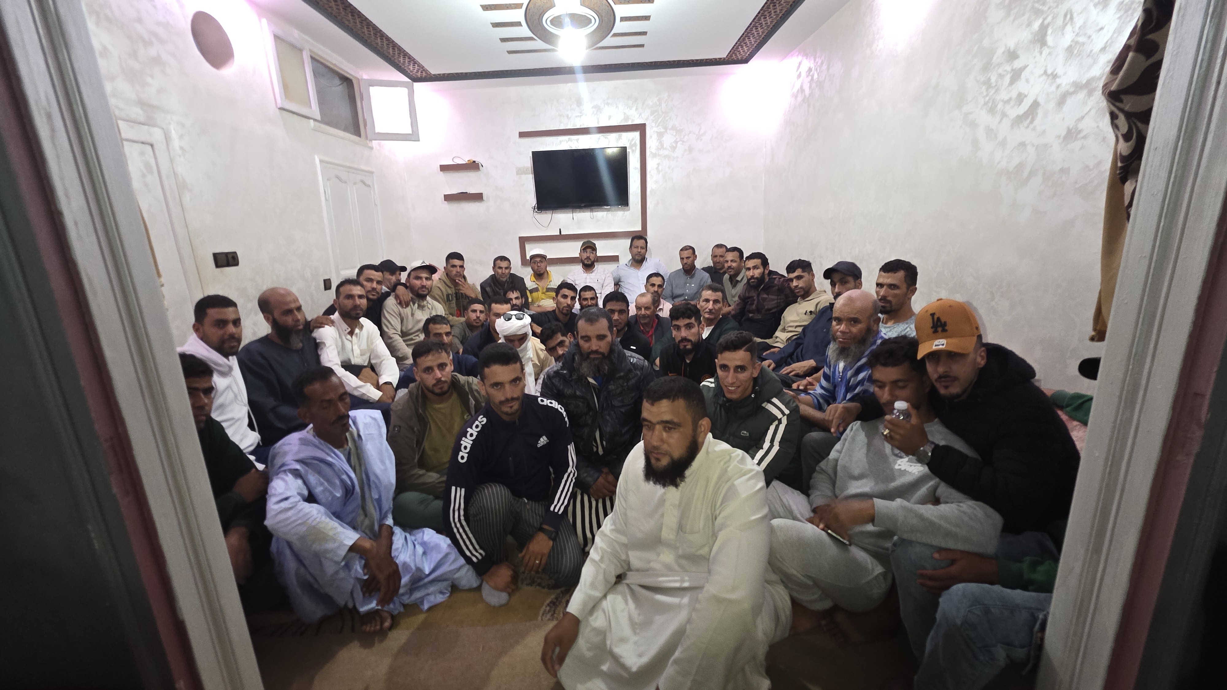 الشنابرية ببوجدور يطرقون أبواب الأصالة والمعاصرة.. استجابة أم تمويه؟