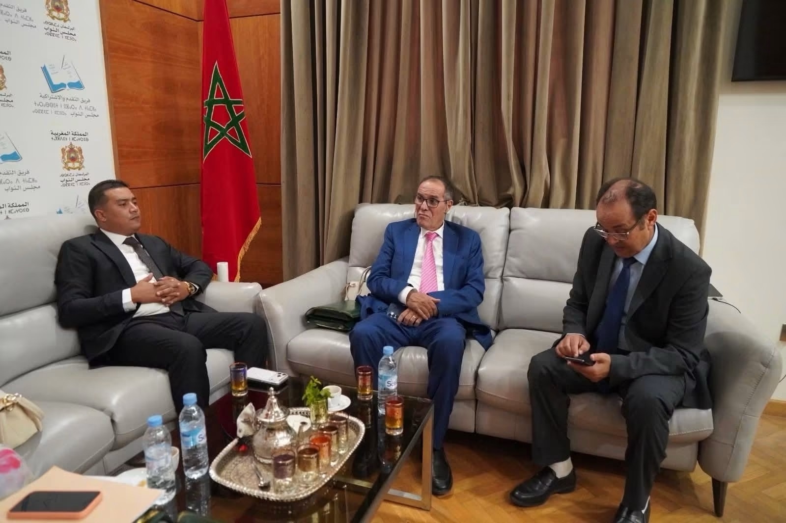 السياسة بأسلوب جديد .. حسن الدرهم يراهن على الشباب لتغيير قواعد اللعبة بالعيون